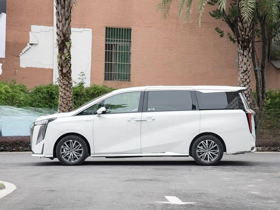 Trumpchi M8 MPV high quality